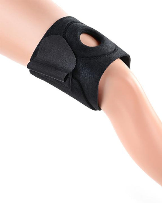 Sportsheets Ultra Thigh Strap-on Harness on mannequin without dildo