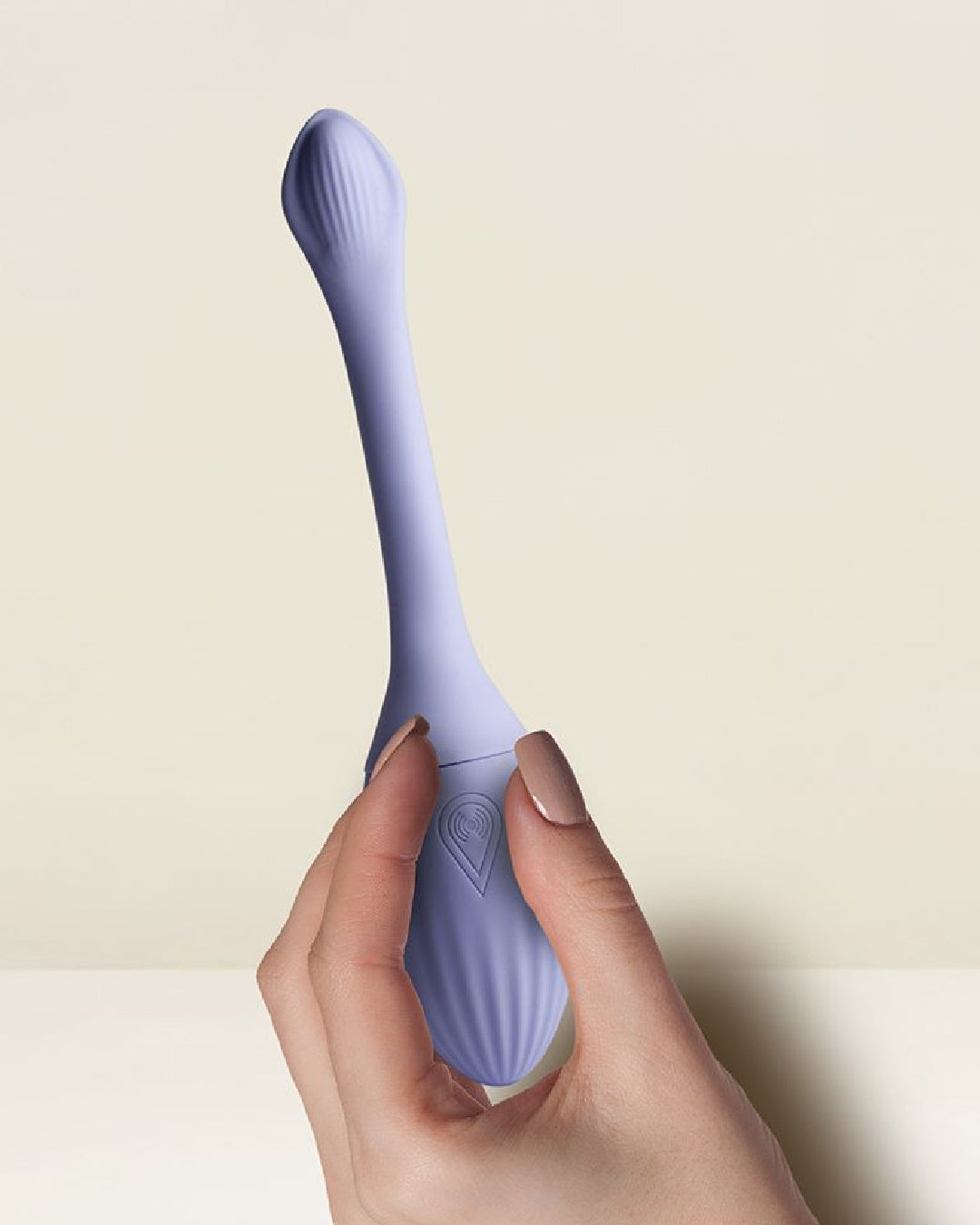 Niya N1 Kegel Exerciser Vibrating Egg with Remote in hand
